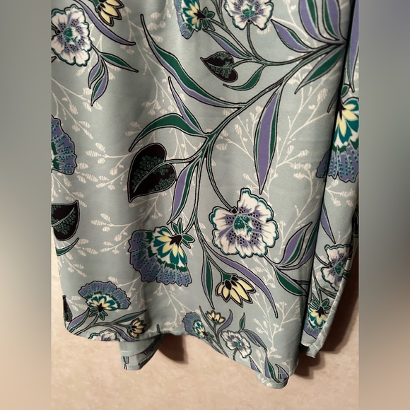 Medium LOFT Gray and Green Relaxed Camisole Top - Picture 3 of 5